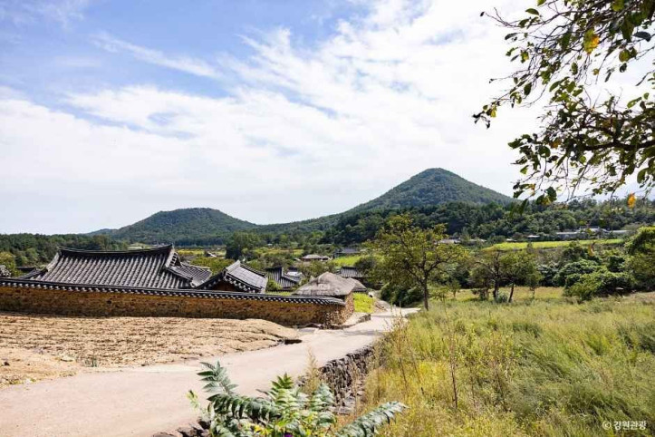 고성 왕곡마을 여행 추천 - 메고지고