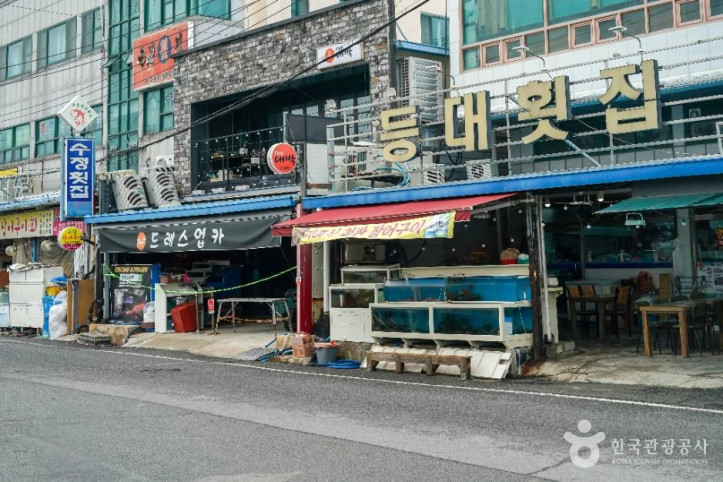 장어구이거리 여행 추천 - 메고지고