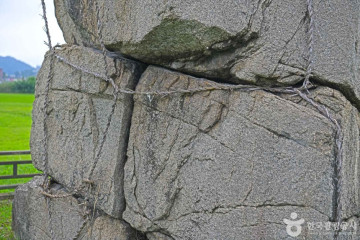 제천 시곡리 석조여래입상 여행 추천 - 메고지고