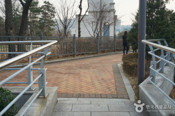 경희궁 흥화문 여행 추천 - 메고지고