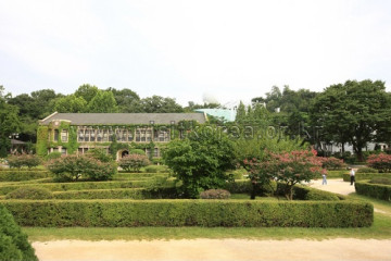 서울 연세대학교 언더우드관 여행 추천 - 메고지고