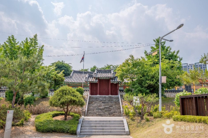 가평향교 여행 추천 - 메고지고