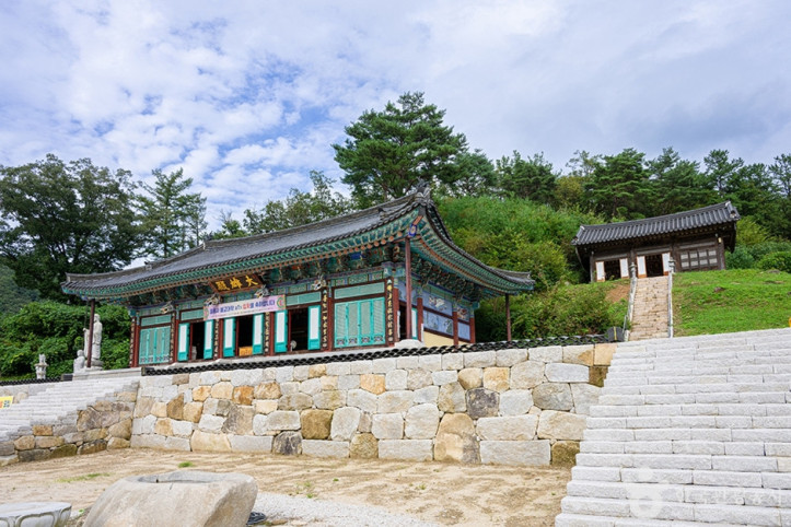 흥룡사 여행 추천 - 메고지고