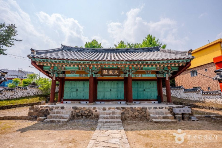 가평향교 여행 추천 - 메고지고