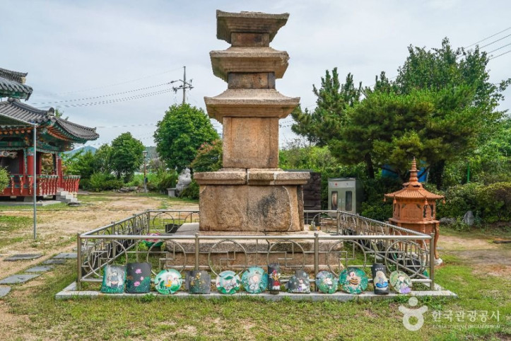 영천 신월리 삼층석탑 여행 추천 - 메고지고