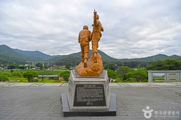 충주 숭선사지 당간지주 여행 추천 - 메고지고