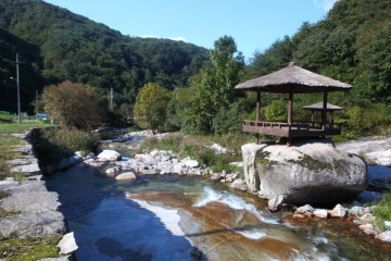 용담계곡 여행 추천 - 메고지고