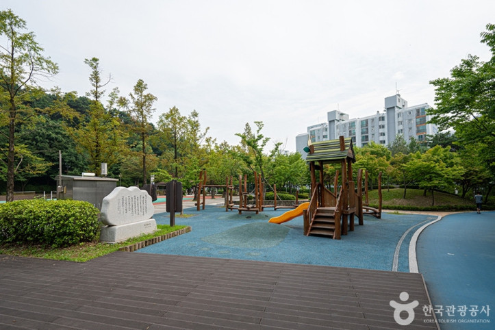 구봉산근린공원 여행 추천 - 메고지고