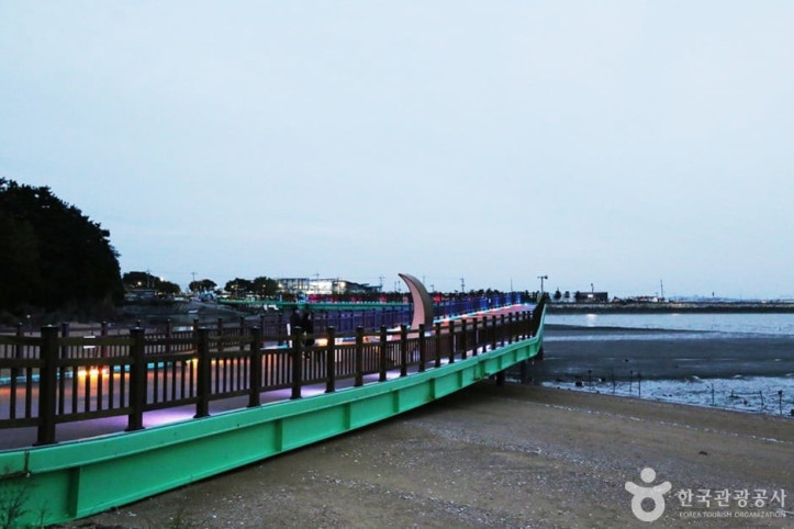 궁평리 해수욕장 여행 추천 - 메고지고