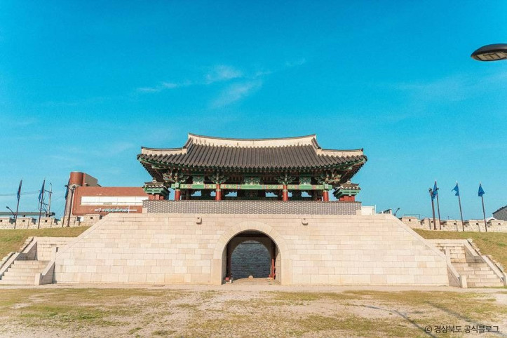 경주읍성 여행 추천 - 메고지고