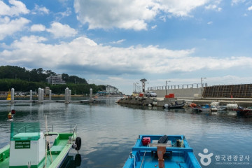 어물동 마애여래좌상 여행 추천 - 메고지고