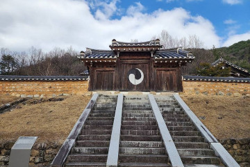봉명산 출렁다리 여행 추천 - 메고지고