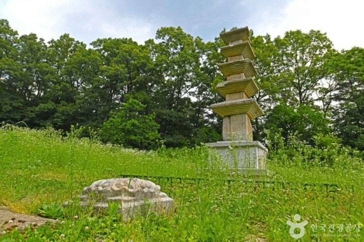 괴산 봉학사지 오층석탑 여행 추천 - 메고지고