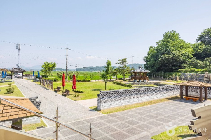 고려천도공원 여행 추천 - 메고지고