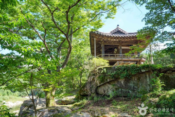 거창 농산리 석조여래입상 여행 추천 - 메고지고