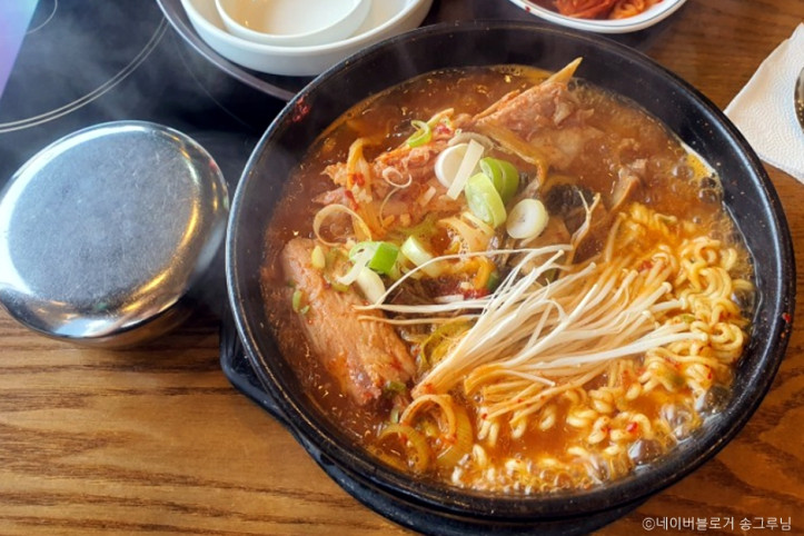금강산감자탕_방이점_3_공공3유형.jpg