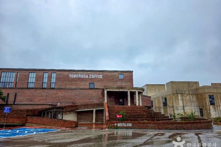 테라로사_커피공장_7_공공1유형.jpg