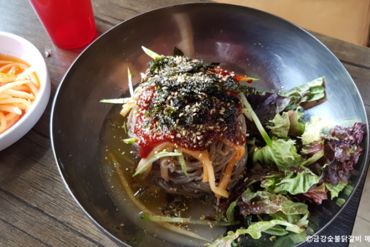금강숯불닭갈비_메밀막국수_5_공공3유형.png