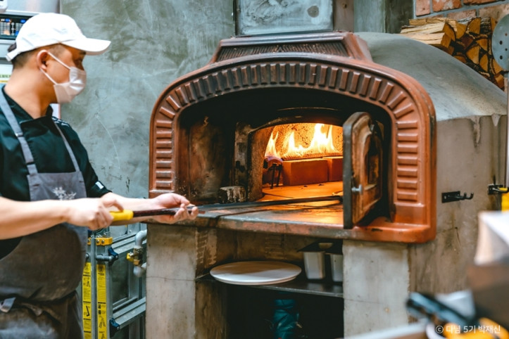 꽃피는화덕피자_D485_본점_2_공공3유형.JPG