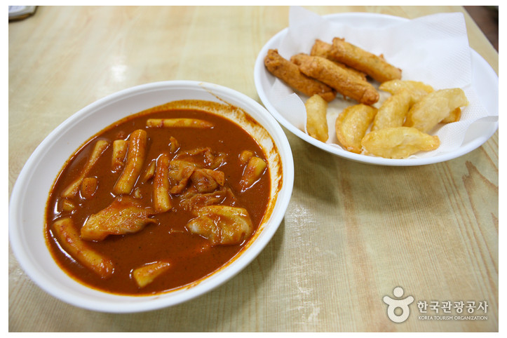 윤옥연할매떡볶이_본점_2_공공3유형.jpg
