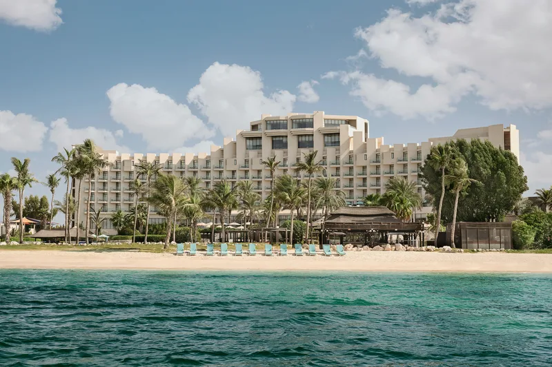 JA 비치 호텔 (JA Beach Hotel) 여행 추천 - 로드트립