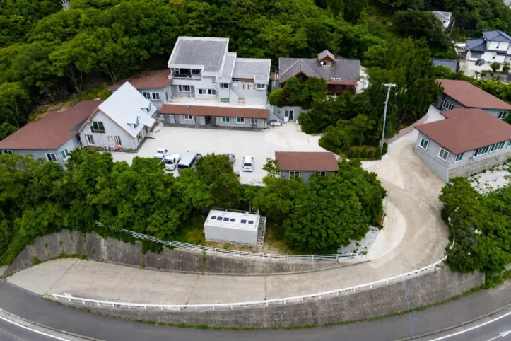 합동회사 FOUR SEASON RESORT 여행 추천 - 메고지고