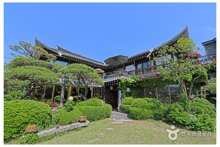 한옥마을_황토펜션[한국관광_품질인증_Korea_Quality]_1_공공3유형.jpg