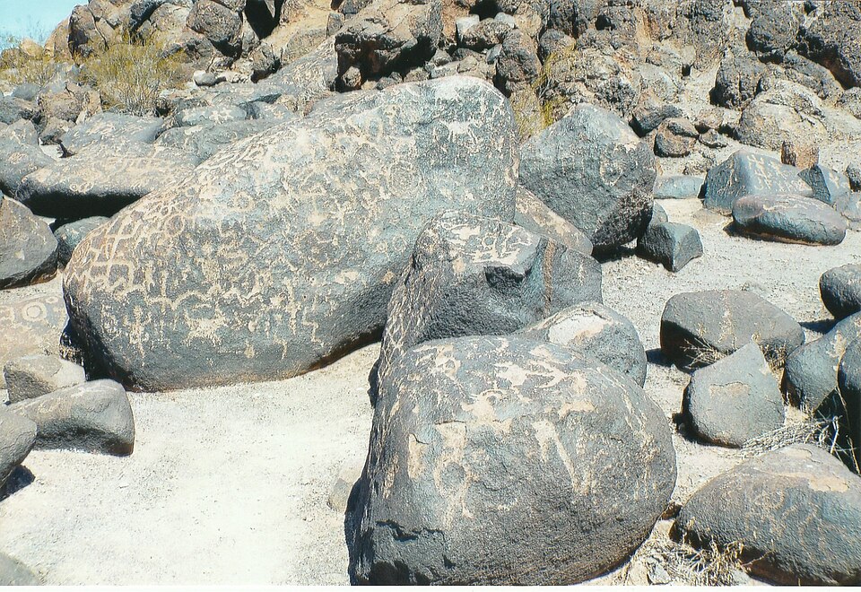 페인티드 록 암각화 유적 (Painted Rock Petroglyph Site) 여행 추천 - 로드트립