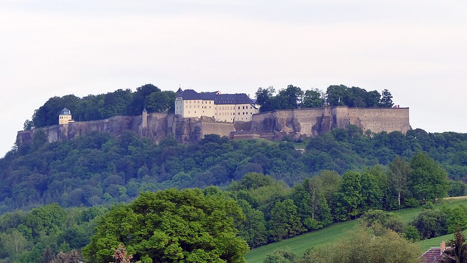쾨니히슈타인 요새 (Festung Königstein) 여행 추천 - 로드트립