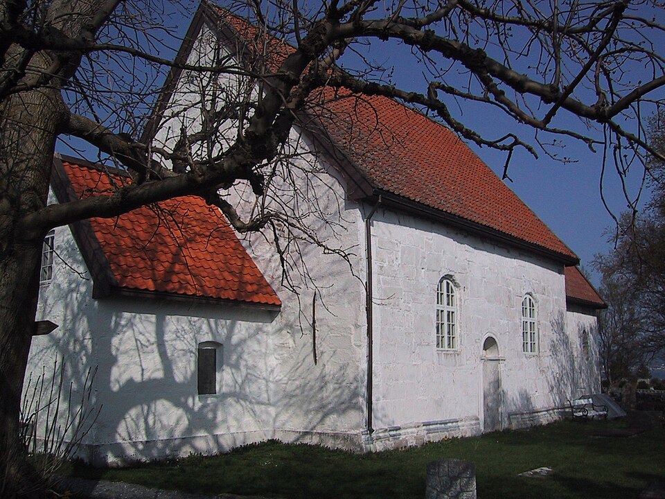 기스케 중세 대리석 교회 (Giske kyrkje / Giske Church) 여행 추천 - 로드트립