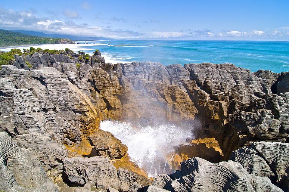 푸나카이키 팬케이크 록스 (Punakaiki Pancake Rocks and Blowholes) 여행 추천 - 로드트립