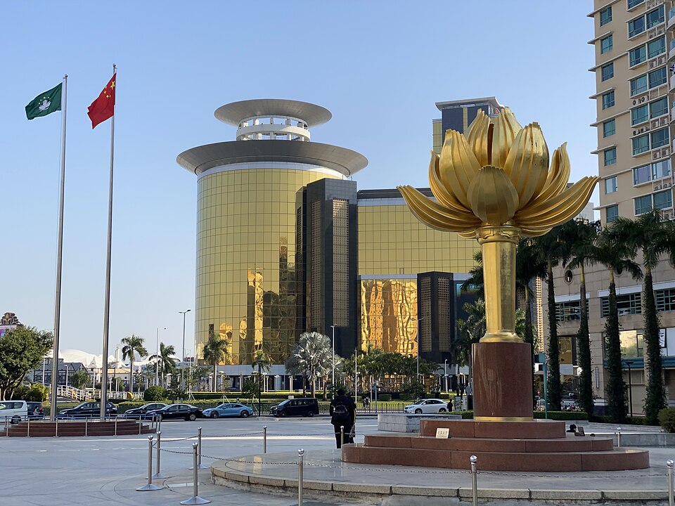 금련화광장·연꽃광장 (Golden Lotus Square) 여행 추천 - 로드트립