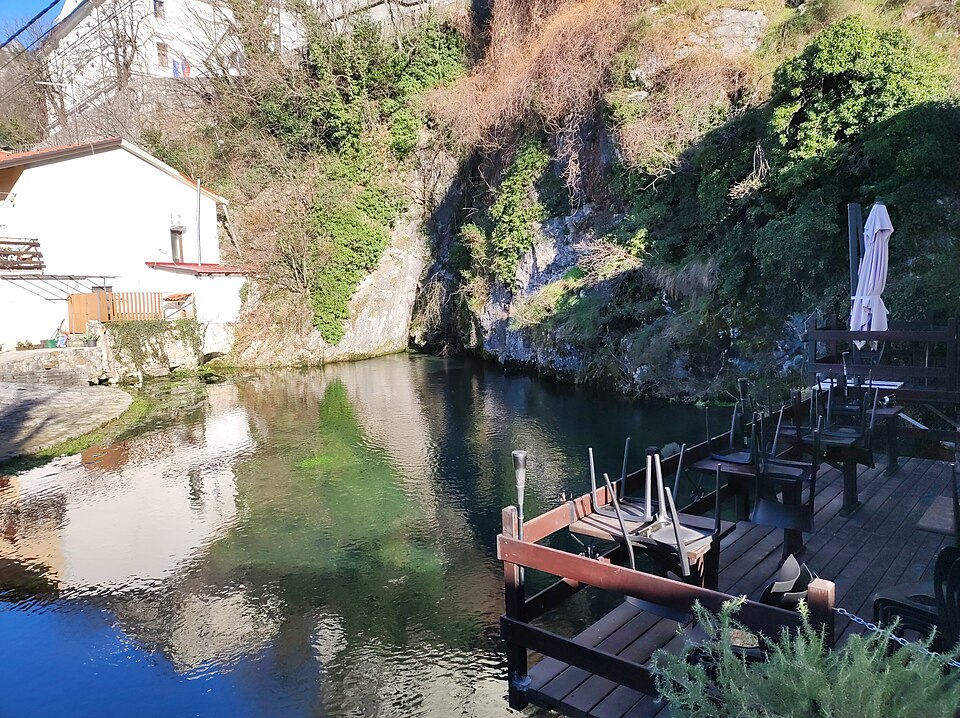 비파바강 발원지 (Vipava River Springs) 여행 추천 - 로드트립