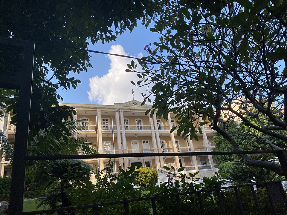 포르투갈 총영사관·옛 성 라파엘 병원 (Consulate-General of Portugal (Former St. Raphael Hospital)) 여행 추천 - 로드트립