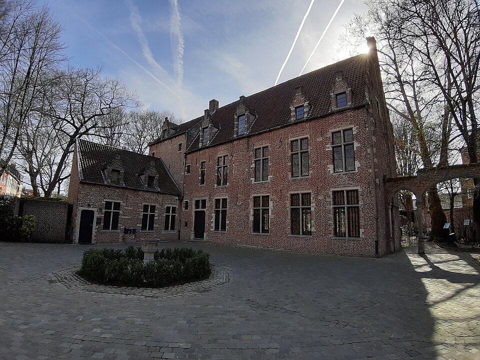 에라스무스 하우스와 안데를레흐트 베긴회 (Erasmus House & Beguinage) 여행 추천 - 로드트립