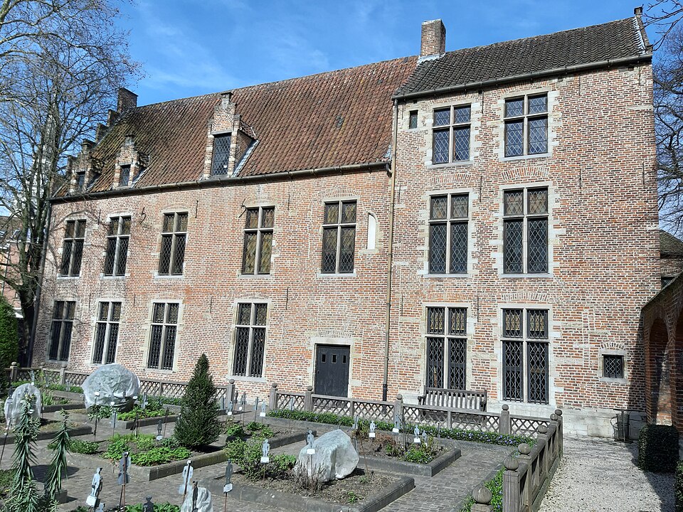 에라스무스 하우스와 안데를레흐트 베긴회 (Erasmus House & Beguinage) 여행 추천 - 로드트립