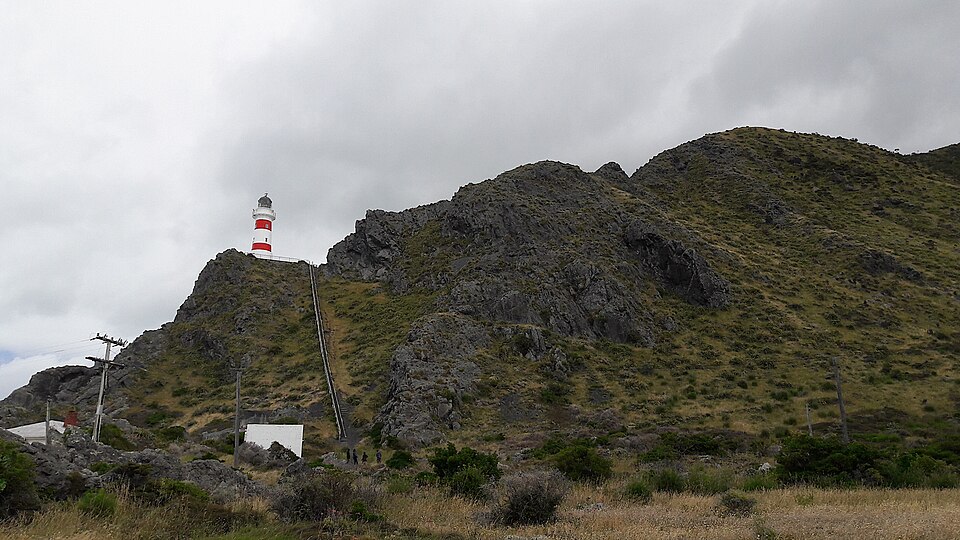 케이프 팰리서 등대 (Cape Palliser Lighthouse / Mātakitaki-a-Kupe) 여행 추천 - 로드트립