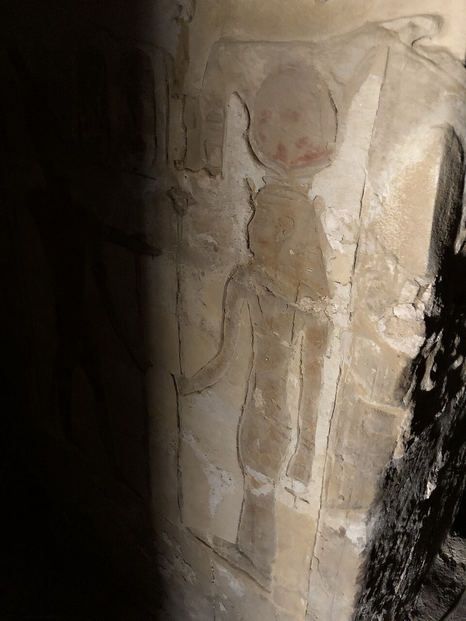 바하리야 아인 엘무프텔라 신전 (Ain el-Muftella Temple) 여행 추천 - 로드트립