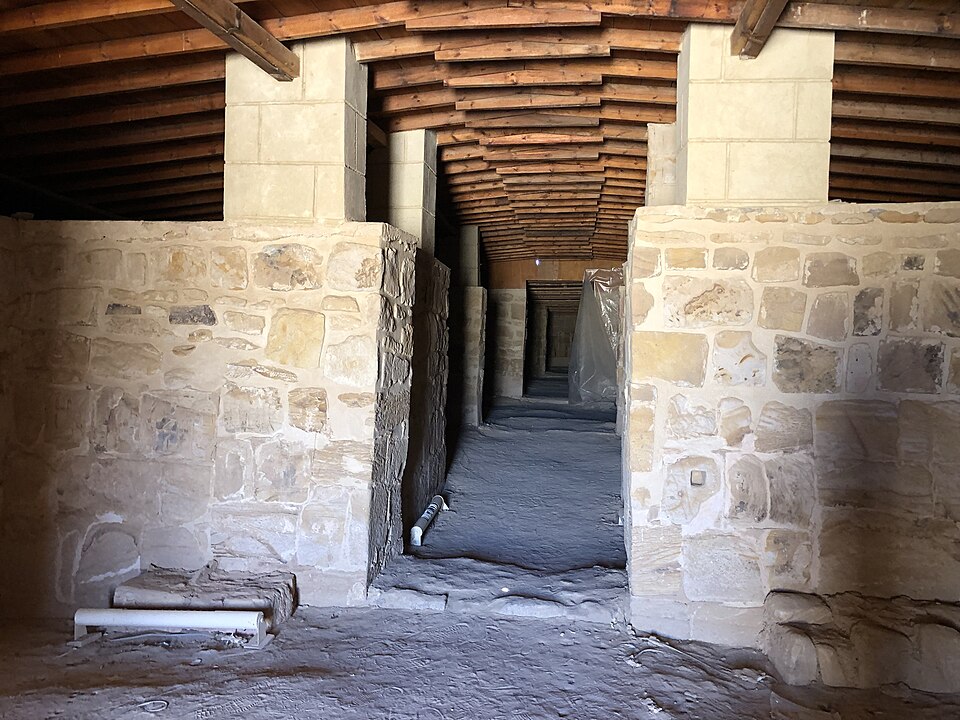 바하리야 아인 엘무프텔라 신전 (Ain el-Muftella Temple) 여행 추천 - 로드트립