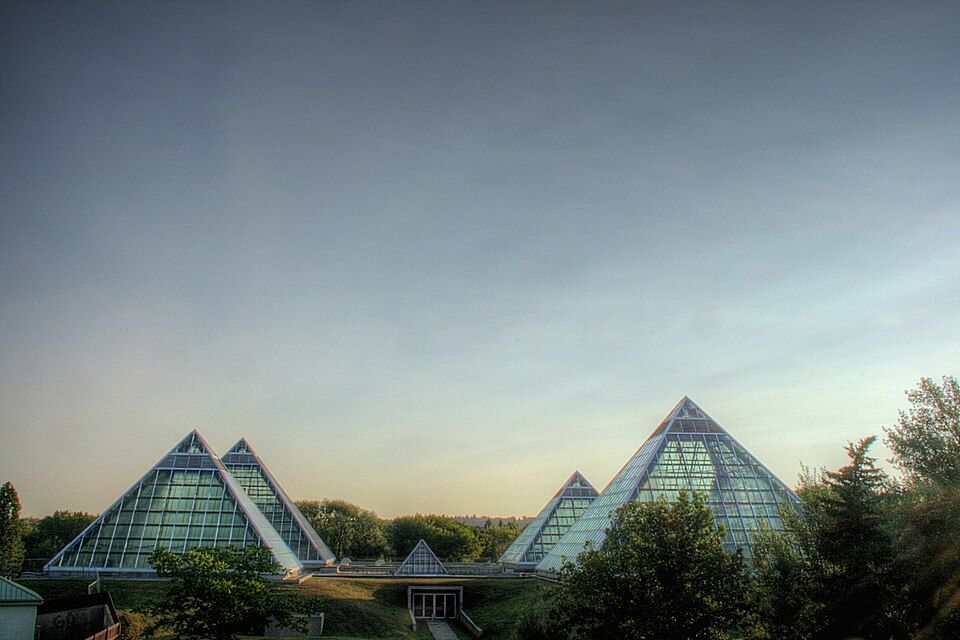 뮤타트 식물원 (Muttart Conservatory) 여행 추천 - 로드트립