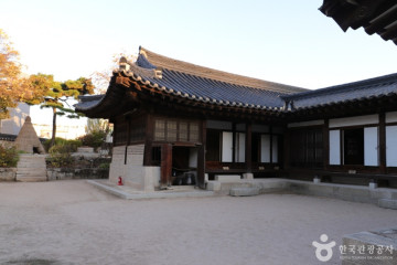 삼청동오위장김춘영가옥 여행 추천 - 메고지고
