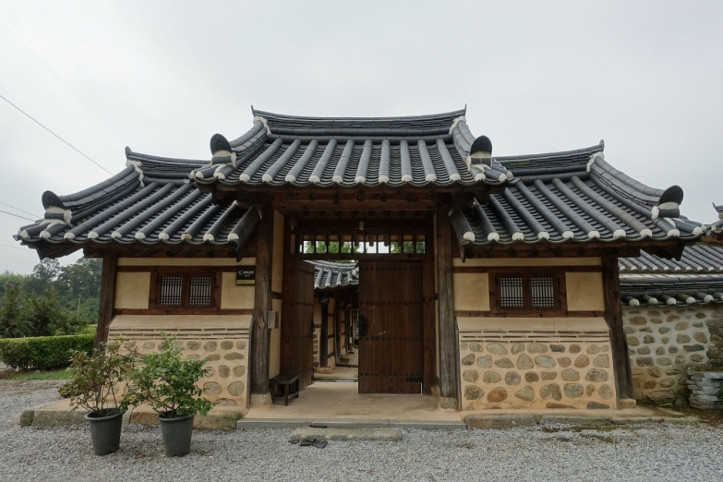 서산 경주김씨 고택 여행 추천 - 메고지고