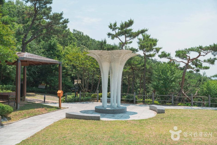 호국충혼위령비 여행 추천 - 메고지고