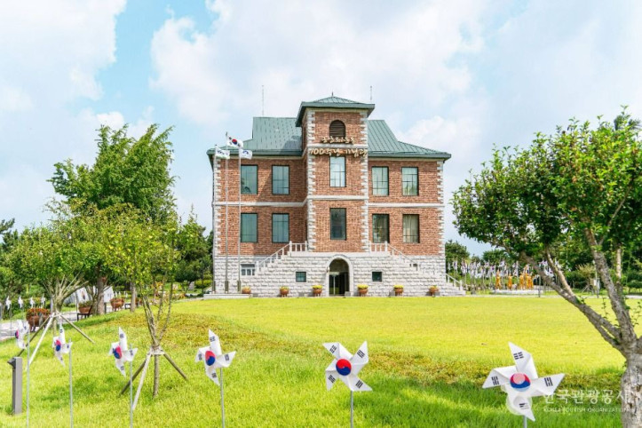군산 3·1운동 100주년 기념관 여행 추천 - 메고지고