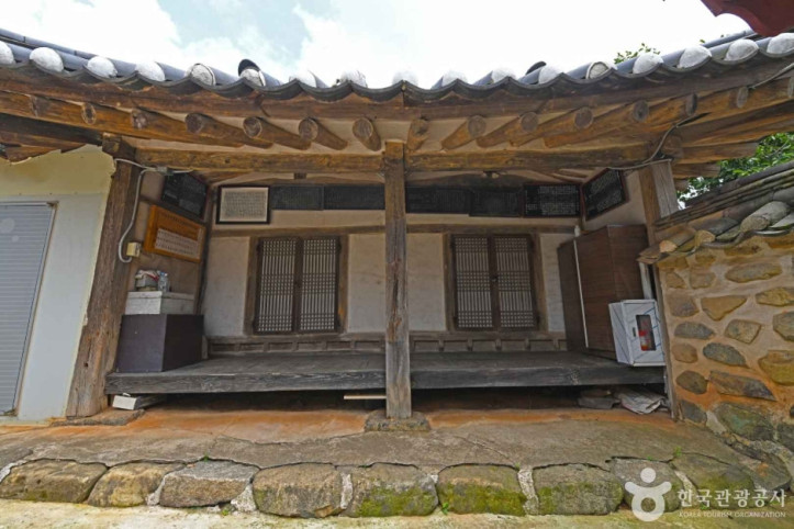 화암서원(보령) 여행 추천 - 메고지고