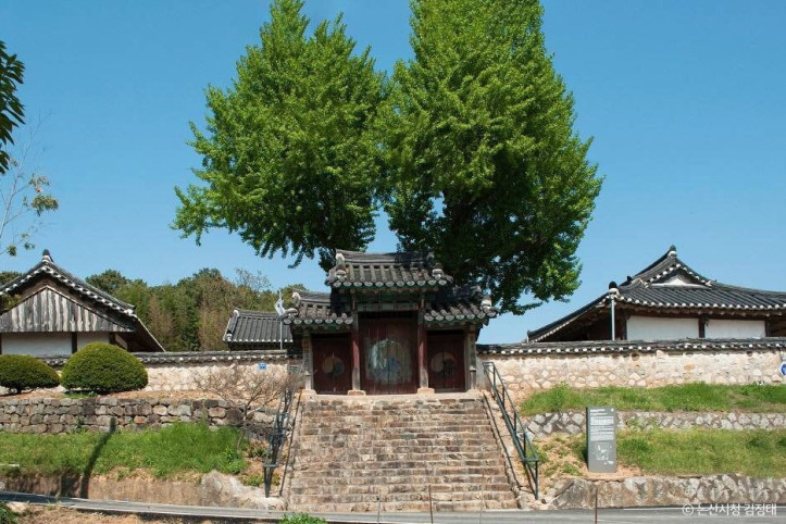 은진향교 여행 추천 - 메고지고