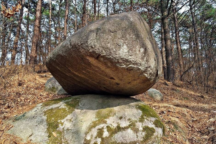 팔봉산 흔들바위 여행 추천 - 메고지고