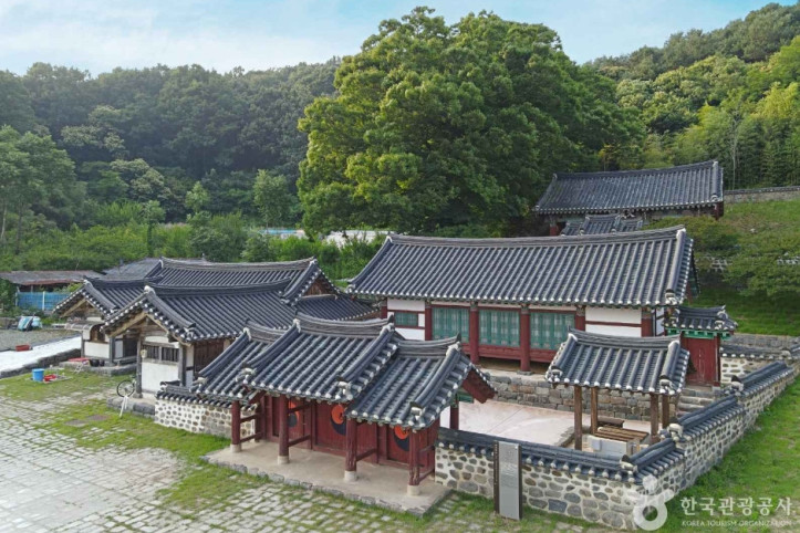 홍산향교 여행 추천 - 메고지고