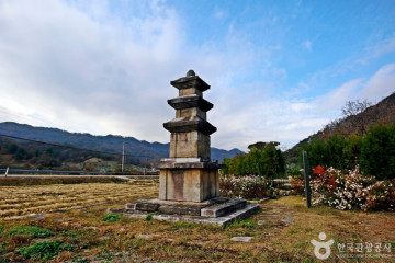 충주 백운암 철조여래좌상 여행 추천 - 메고지고