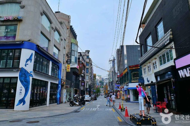 압구정 로데오거리 여행 추천 - 메고지고